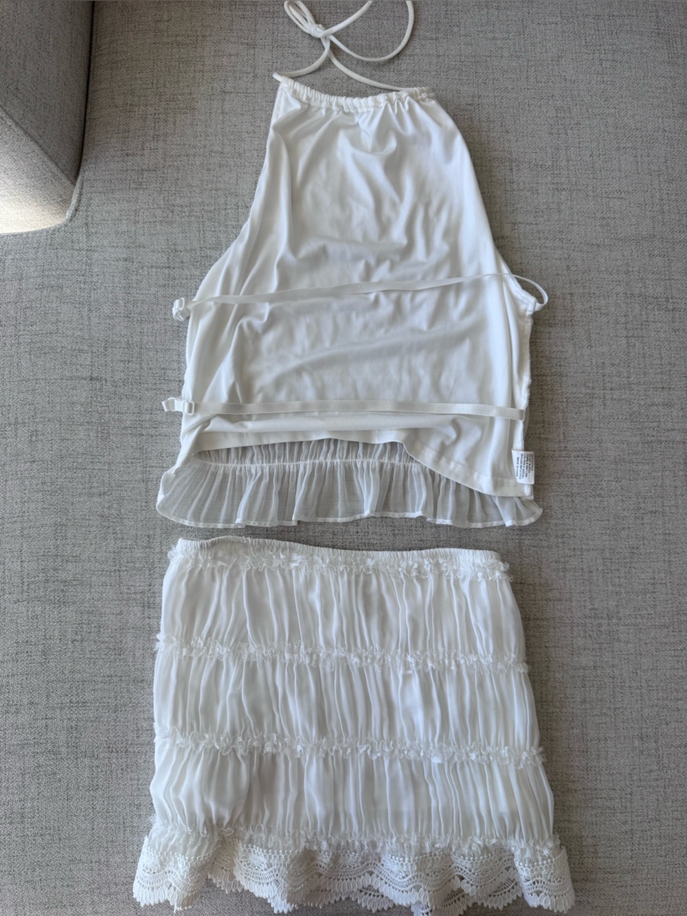 White Set Size Small - Picture 3 of 3